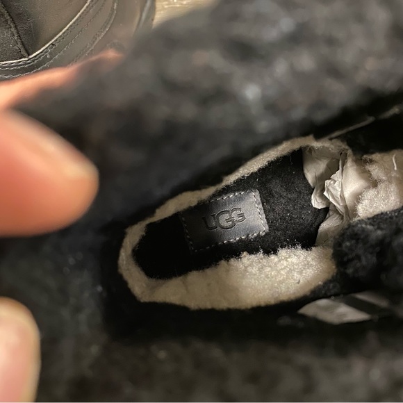 UGG | Men’s Felton Black WaterProof Leather Snow Boots NEW - Picture 8 of 15